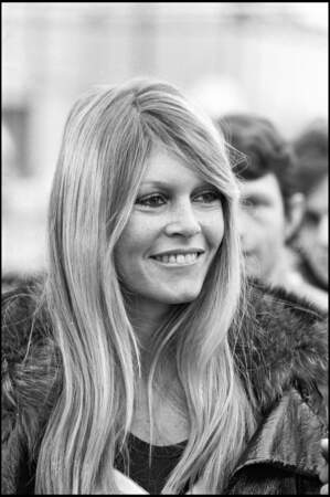 Brigitte Bardot est une icône  de beauté des années 60