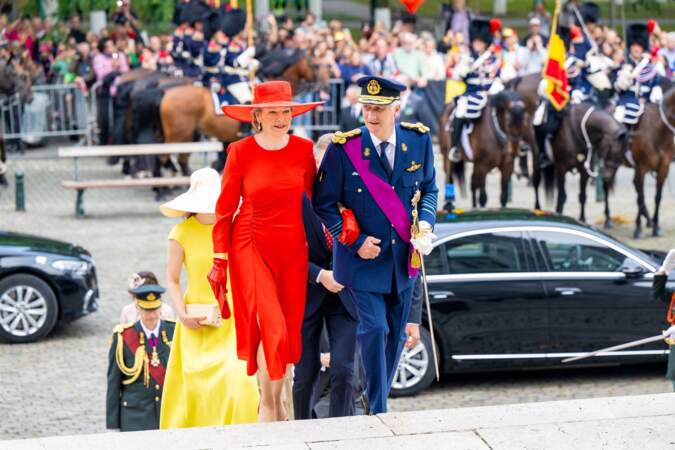 Le roi Philippe, la reine Mathilde et leurs enfants arrivent à la Fête Nationale de Belgique, à Bruxelles, le 21 juillet 2023.