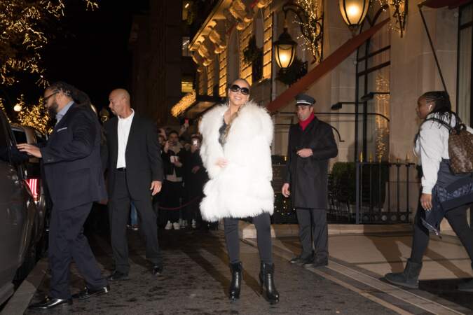 Mariah Carey et ses enfants Moroccan et Monroe quittent l'hôtel Plaza Athénée à Paris