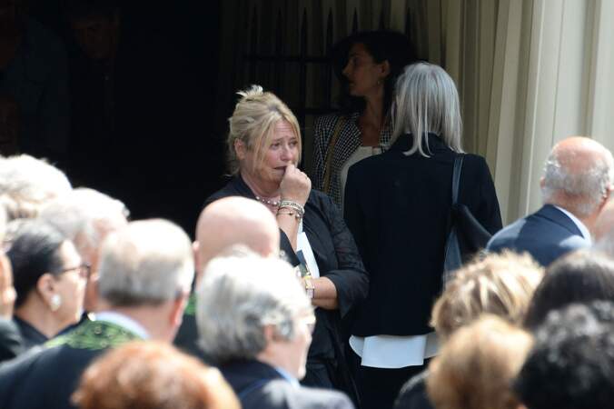 Difficile pour Marina Carrère d'Encausse de dissimuler sa profonde tristesse lors des obsèques de sa mère Hélène Carrère d'Encausse en l'église Saint-Germain-des-Près à Paris, le 11 août 2023