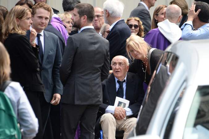 Marina Carrère d'Encausse soutient son père Louis Édouard Carrère lors des obsèques d'Hélène Carrère d'Encausse en l'église Saint-Germain-des-Près à Paris, le 11 août 2023