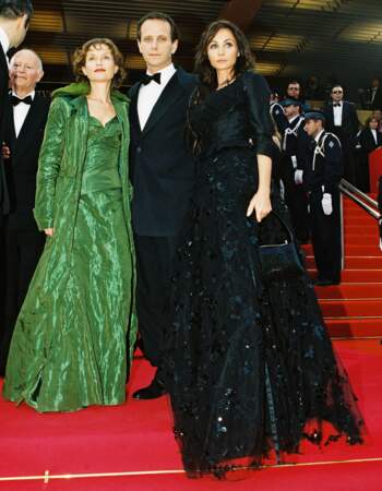 Emmanuelle Béart au 53e Festival de Cannes en 2000, avec Isabelle Huppert et Charles Berling pour le film “Les Destinées sentimentales”