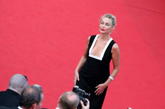 Emmanuelle Béart en robe au décolleté carré Antik Batik pour la présentation du film “La Tête Haute” au 68e Festival de Cannes, en 2015