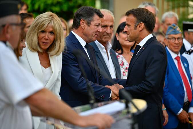 Le président Emmanuel Macron et sa femme Brigitte assistent à la cérémonie du 79ème anniversaire de la libération de la ville de Bormes-les-Mimosas