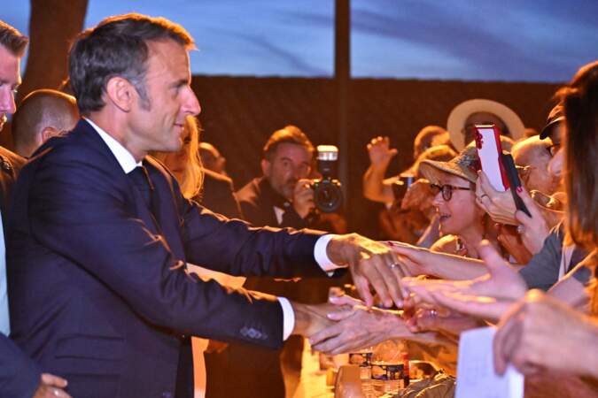 Le président Emmanuel Macron et sa femme Brigitte assistent à la cérémonie du 79ème anniversaire de la libération de la ville de Bormes-les-Mimosas