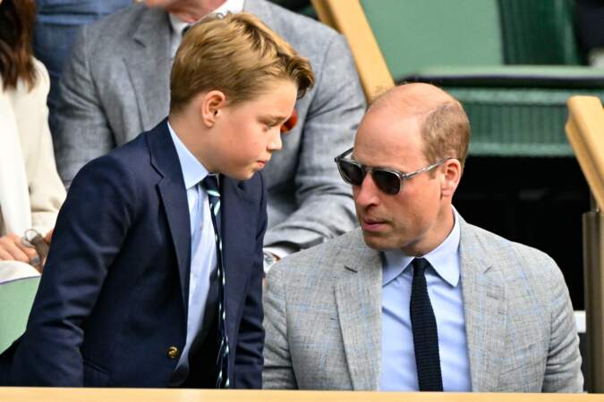 Le prince William et le prince George dans les tribunes pour la finale du tournoi de Wimbledon 2023, à Londres