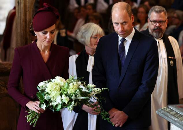 Le prince William et Kate Middleton touchés par l'émotion au moment d'assister à un service religieux marquant le premier anniversaire de la mort de la reine Elizabeth II à la cathédrale St Davids à Haverfordwest dans le Pembrokeshire, ce vendredi 8 septembre 2023.
