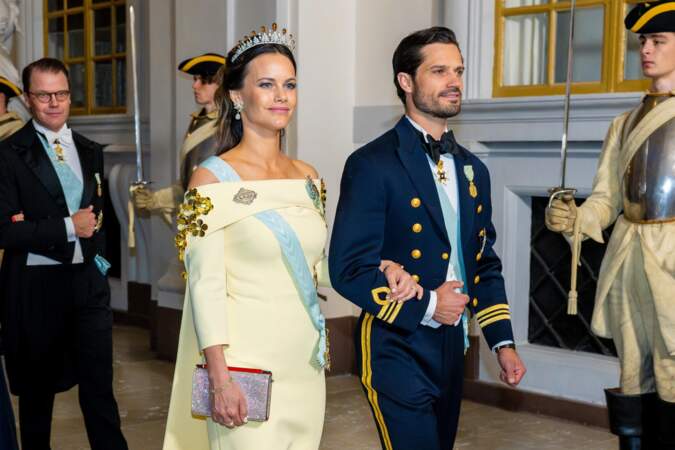 La princesse Sofia (Hellqvist) et le prince Carl Philip de Suède arrivent au dîner de gala pour le jubilé du roi Carl XVI Gustav de Suède 