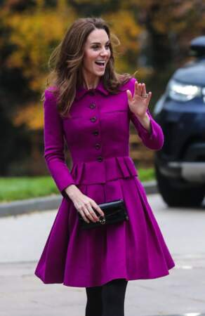 Catherine (Kate) Middleton en robe fuschia le 15 novembre 2019 à Norwich