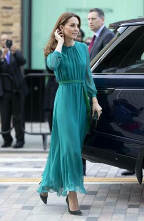 Catherine (Kate) Middleton en robe bleu canard le 2 octobre 2019 à Londres.