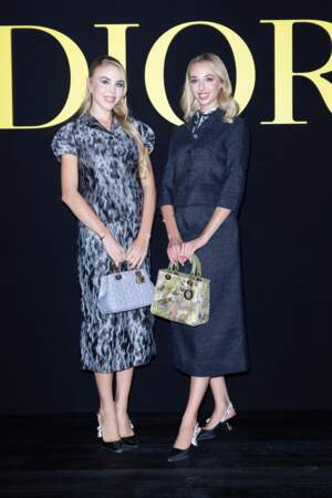 Les princesses Maria Carolina et Maria Chiara de Bourbon des Deux-Siciles sur le photocall du défilé Christian Dior Printemps/Été 2024 