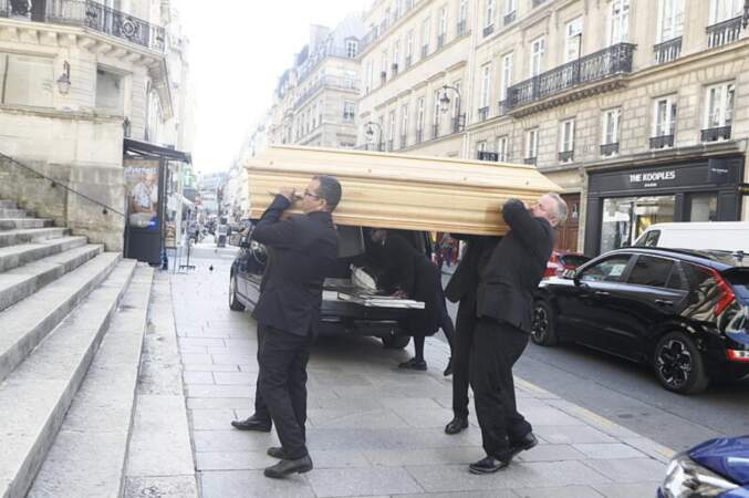 Arrivée du cercueil de Catherine Lachens ce samedi 7 octobre en l’église Saint-Roch à Paris