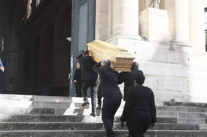 Arrivée du cercueil de Catherine Lachens ce samedi 7 octobre en l’église Saint-Roch à Paris