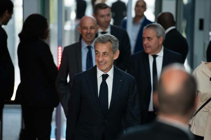 Nicolas Sarkozy et Xavier Bertrand lors de la cérémonie d'hommage à Jean-Pierre Elkabbach au siège de France Télévisions, le 9 octobre 2023.