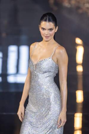 Kendall Jenner arborait une queue de cheval lors du défilé "Walk Your Worth" de L’Oréal Paris, le 1er octobre 2023