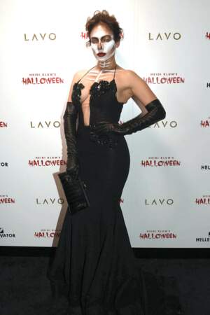 Jennifer Lopez et son maquillage squelette 