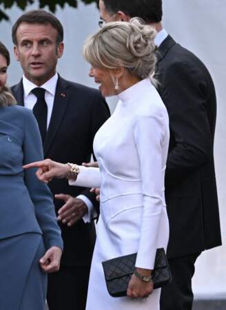 Brigitte Macron et son chignon tressé 