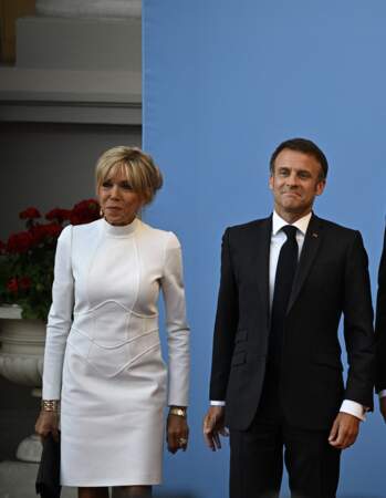 Brigitte Macron arborait un chignon tressé pour le dîner officiel du sommet de l'Otan à Vilnius