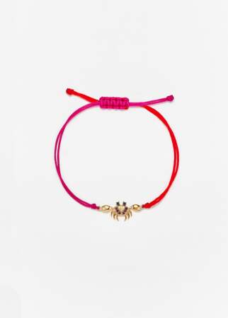Bracelet fil crabe rouge & fuchsia en or jaune, Yvonne Léon, 280€