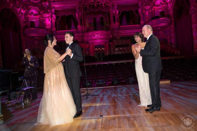 Louis et Marie Ducruet aux côtés du prince Albert II et la princesse Stéphanie sur la piste de danse du  Casino de Monte-Carlo le vendredi 20 octobre 2023 à l'occasion du Bal du Centenaire en hommage au Prince Rainier III.