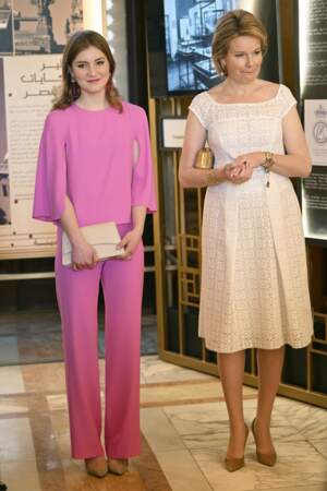 La reine Mathilde et la princesse Elisabeth de Belgique assistent au vernissage de l'exposition de la reine Elisabeth au Palais du Baron Empain au Caire