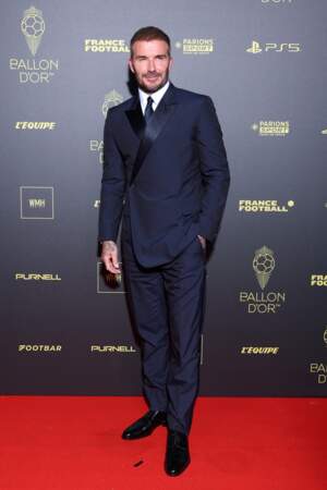 David Beckham en smoking bleu nuit Dior, à la cérémonie du Ballon d'Or 2023 au Théâtre du Châtelet 