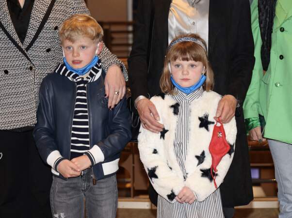 
La princesse Stéphanie de Monaco assiste, avec ses filles et ses neveux, à la représentation des élèves de l'école du cirque de Kiev au Festival du cirque de Monte-Carlo
