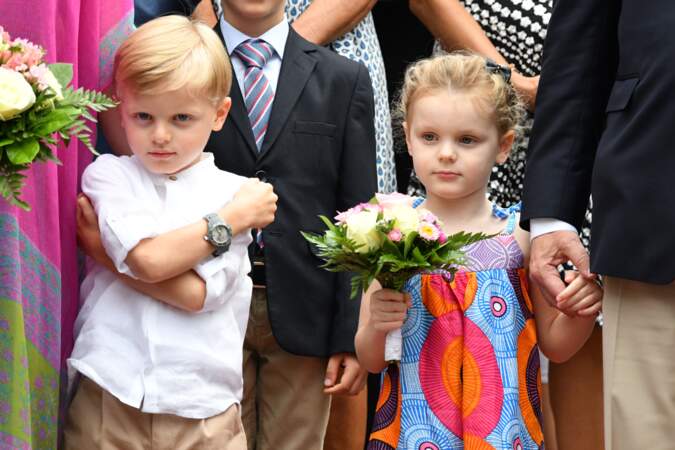 Le prince Albert II de Monaco, la princesse Charlene et leurs enfants au Pique-nique des monégasques au parc princesse Antoinette à Monaco