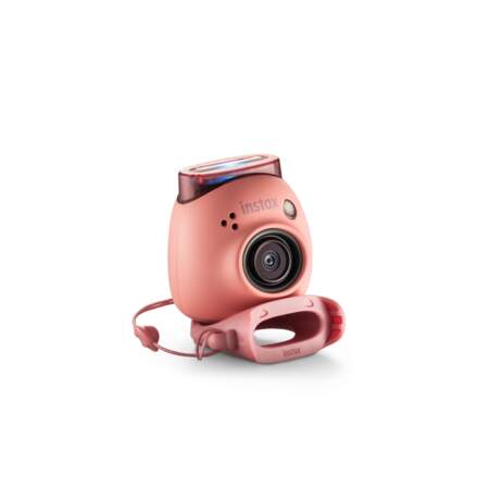 LʼINSTAX Pal de Fujifilm, le tout premier appareil photo numérique INSTAX, qui tient dans la main ! 99,99€