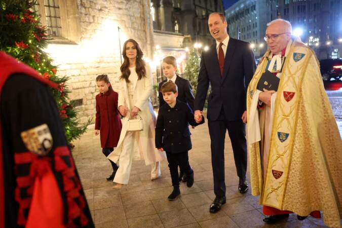 Le prince William et Kate Middleton assistent au concert de Noël avec leurs trois enfants George, Charlotte et Louis, le 8 décembre 2023