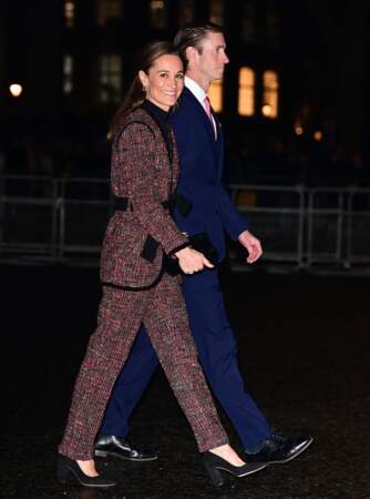 Pippa Middleton et son époux James Matthews viennent assister au traditionnel concert de Noël de Kate Middleton organisé en l'abbaye de Westminster, à Londres, le 8 décembre 2023