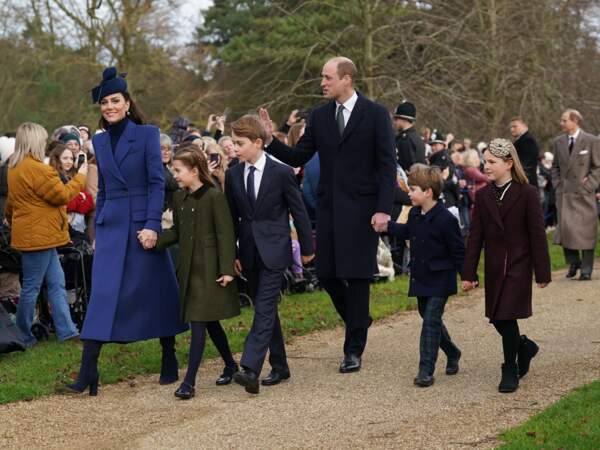 La princesse de Galles, Kate Middleton, le prince William, futur roi d'Angleterre, le prince George, la princesse Charlotte et le prince Louis (25 décembre 2023)