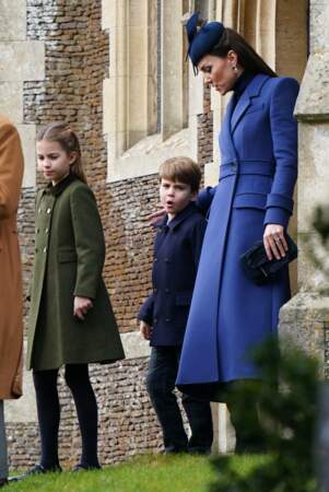 La princesse de Galles avec ses enfants, la princesse Charlotte et le prince Louis