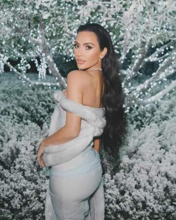 Le look de fête de Kim Kardashian
