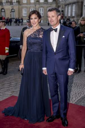 Le prince Frederik et la princesse Mary de Danemark lors d'un dîner officiel en l'honneur de la princesse Benedikte de Danemark pour ses 75 ans au palais Amalienborg à Copenhague