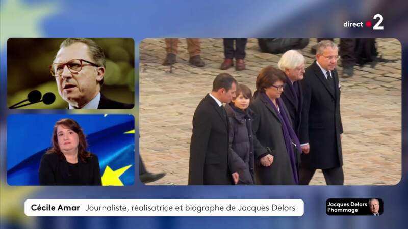 Martine Aubry soutenue par son mari Jean-Louis Brochen et son petit-fils, lors de l'hommage national à Jacques Delors, dans la cour des Invalides, à Paris, le 5 janvier 2024.