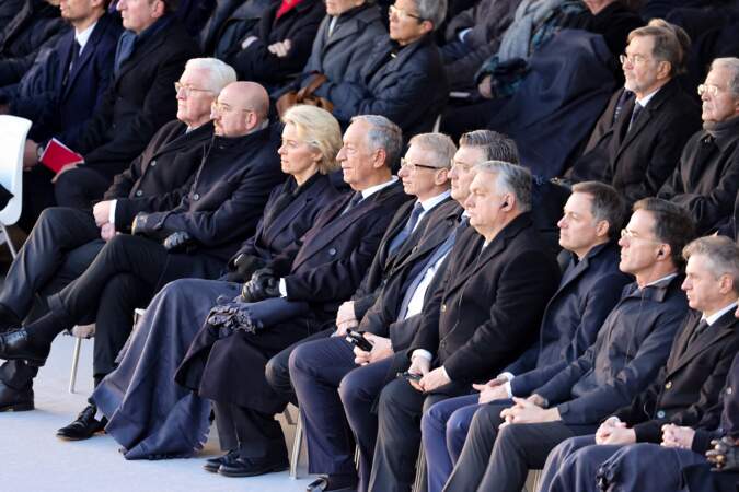 Frank-Walter Steinmeier, Charles Michel, Ursula von der Leyen, Victor Orban, Mark Rutte, lors de l'hommage national à M. Jacques Delors, dans la cour d’honneur de l’Hôtel national des Invalides, à Paris, le 5 janvier 2024.