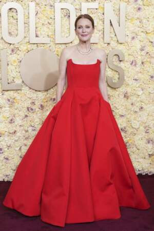 Julianne Moore sur le tapis rouge des Golden Globes 2024
