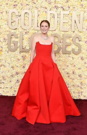 Julianne Moore sur le tapis rouge de la cérémonie des Golden Globes à Los Angeles en janvier 2024