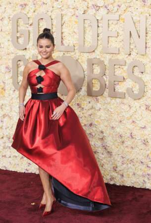 Selena Gomez sur le tapis rouge de la cérémonie des Golden Globes à Los Angeles en janvier 2024