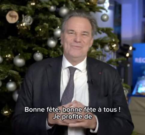 Renaud Muselier devant son sapin de Noël