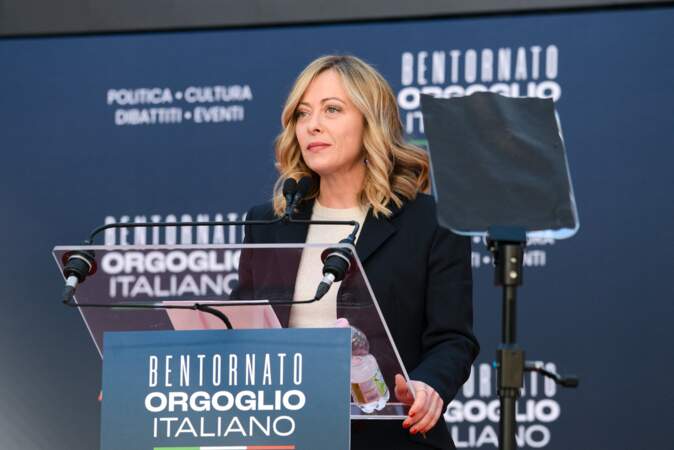 11- La Première ministre italienne Giorgia Meloni. Son salaire mensuel brut est de 17 500 euros.