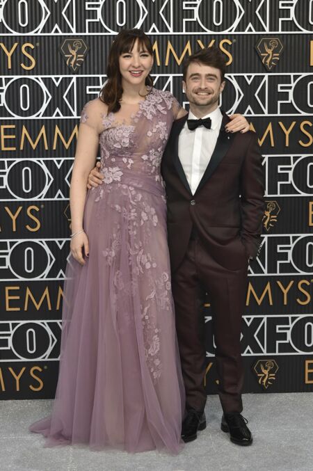 Erin Darke et Daniel Radcliffe sur le photocall des Emmy Awards 2024