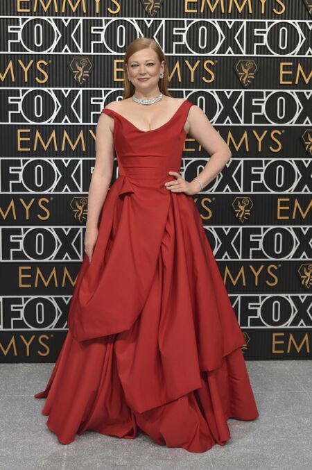 Sarah Snook sur le photocall des Emmy Awards 2024