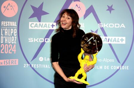 Valérie Bonneton reçoit le Prix Isére dans le cadre du 27éme Festival International du Film de Comédie de l'Alpe d'Huez le 18 Janvier 2024.