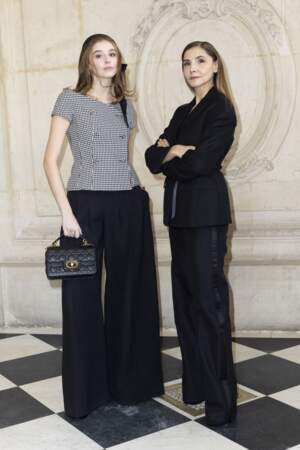 Clotilde Courau et sa fille Vittoria de Savoie au défilé Haute Couture Printemps/Été 2024 de Dior à Paris, le lundi 22 janvier 2024