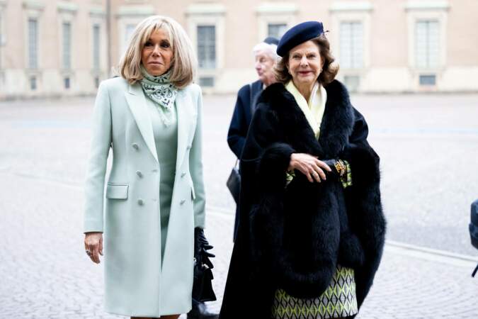 La Première dame Brigitte Macron et la reine Silvia de Suède, qui partagent de nombreuses luttes en commun, se sont également retrouvées durant cette visite officielle