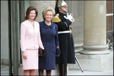 Sur le trône depuis plus de 50 ans, le roi Carl XVI Gustav de Suède et son épouse la reine Silvia ont eu l'opportunité de rencontrer de nombreux occupants de l'Élysée au cours de leur règne