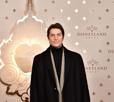 Lucas Bravo lors de la réouverture du Disneyland Hotel, samedi 3 février 2024