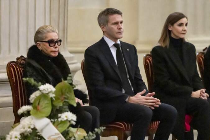 La princesse Marina Doria avec Le prince Emmanuel-Philibert de Savoie et Clotilde Courau ont assisté à la veillée funèbre du prince Victor-Emmanuel de Savoie le 9 février à Turin